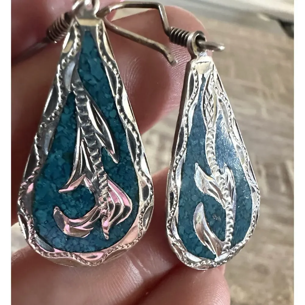 Vintage Mexican Diamond Cut Sterling Silver Pressed Turquoise Inlay Earrings